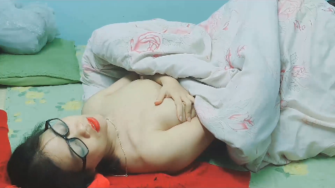 VIET69:Mấy con kính cận dâm vl, dùng sextoy phê phọt nước